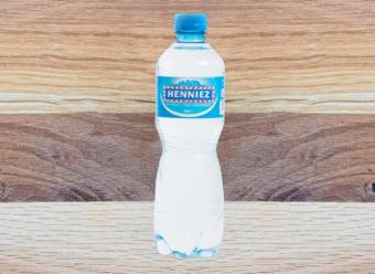 Eau plate ( Henniez)